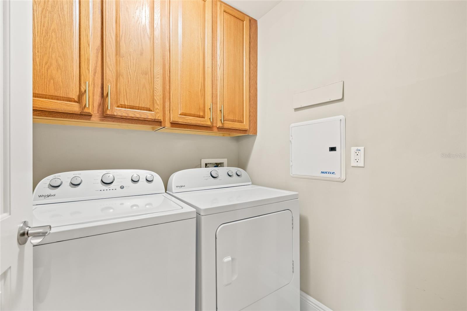 1227 E MADISON ST #605