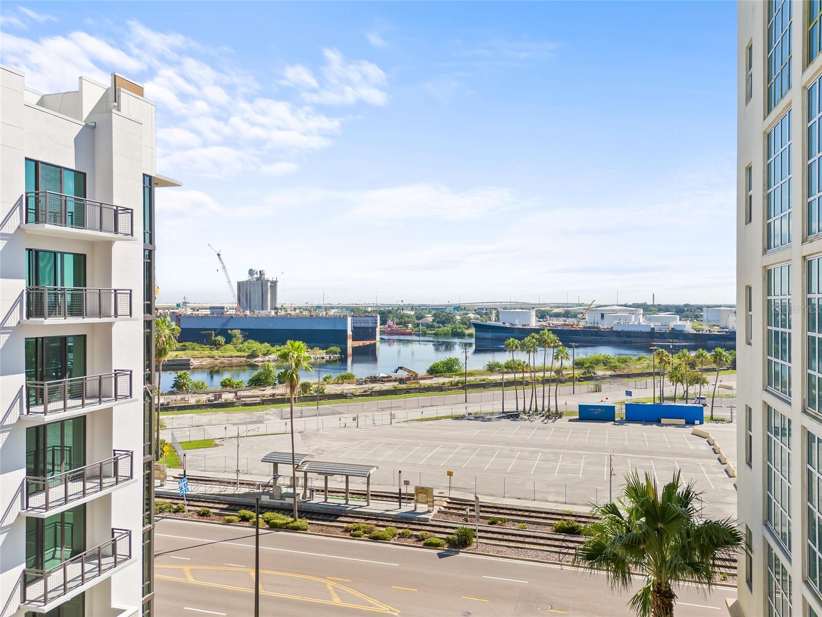 1227 E MADISON ST #605