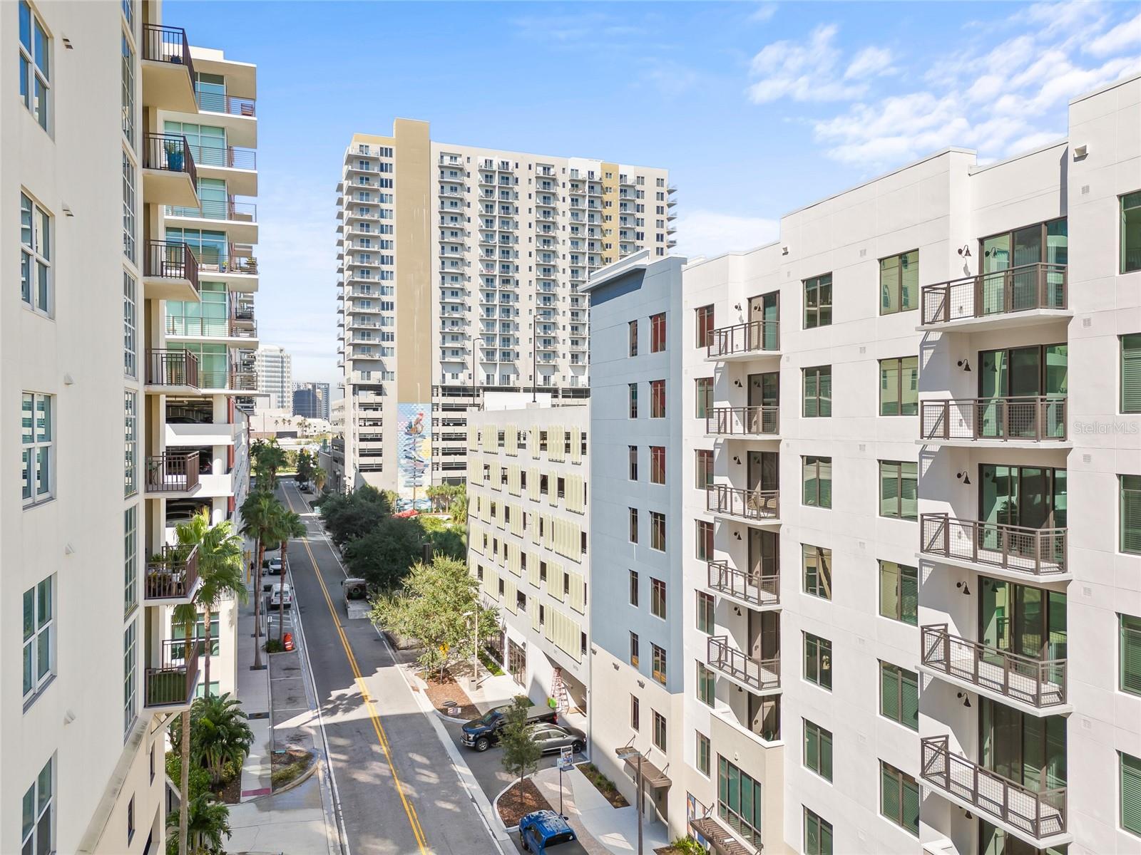 1227 E MADISON ST #605