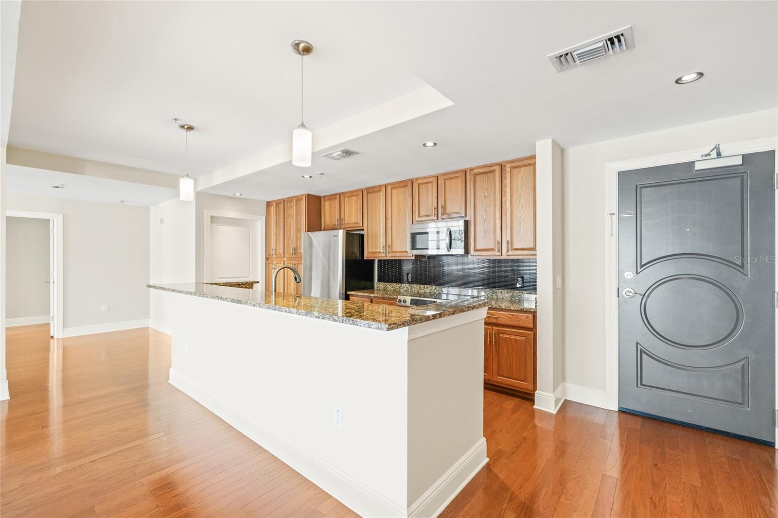 1227 E MADISON ST #605