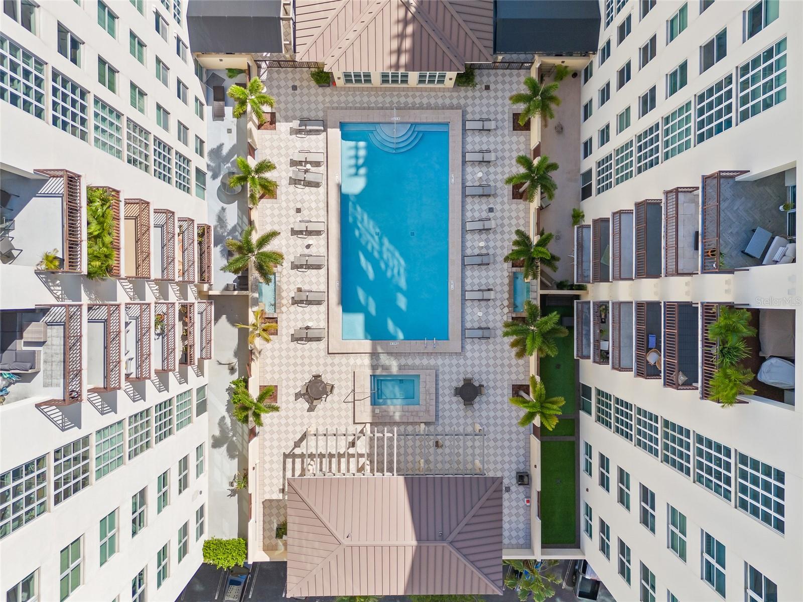 1227 E MADISON ST #605