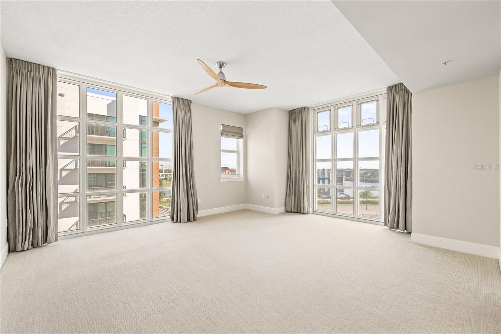 1227 E MADISON ST #605