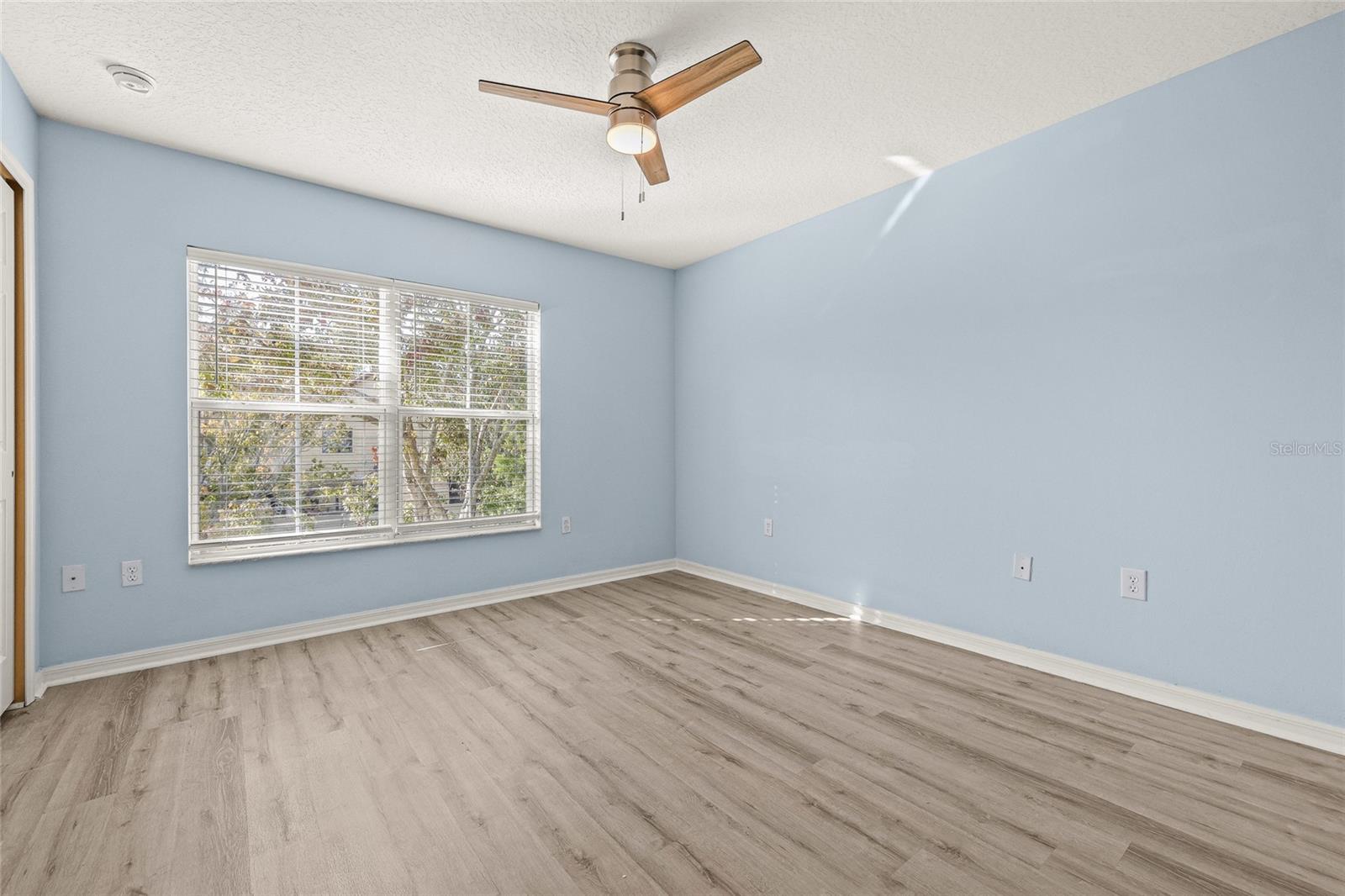 8120 SILENT CREEK DR