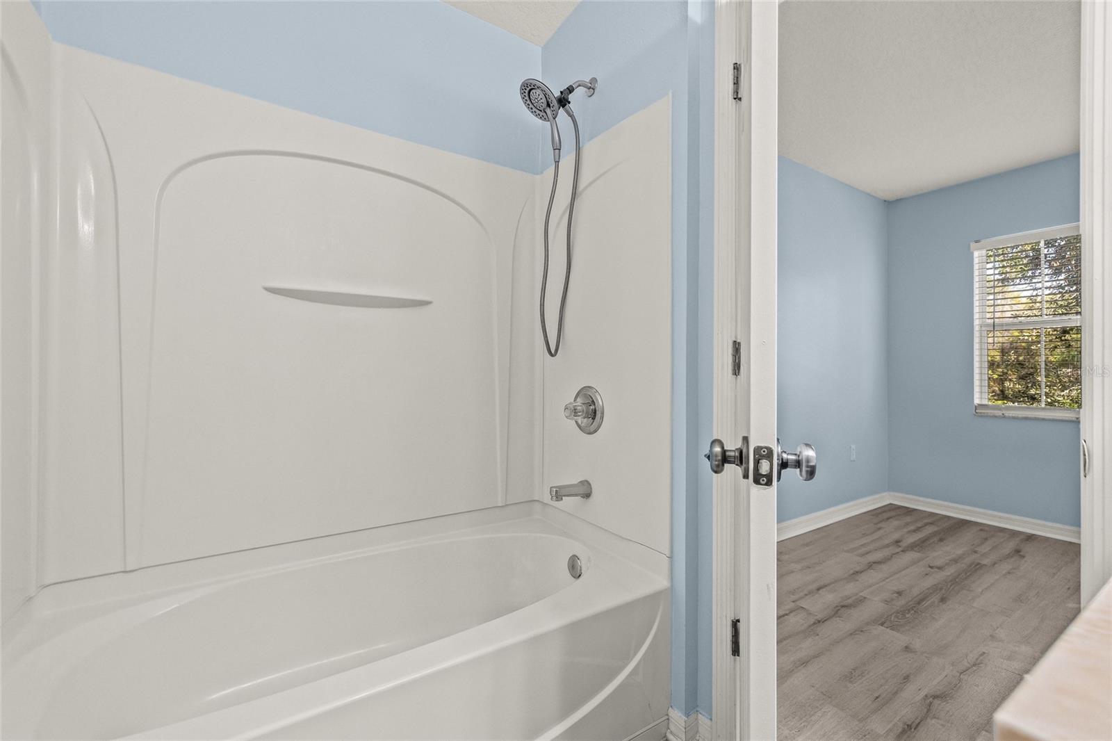 8120 SILENT CREEK DR