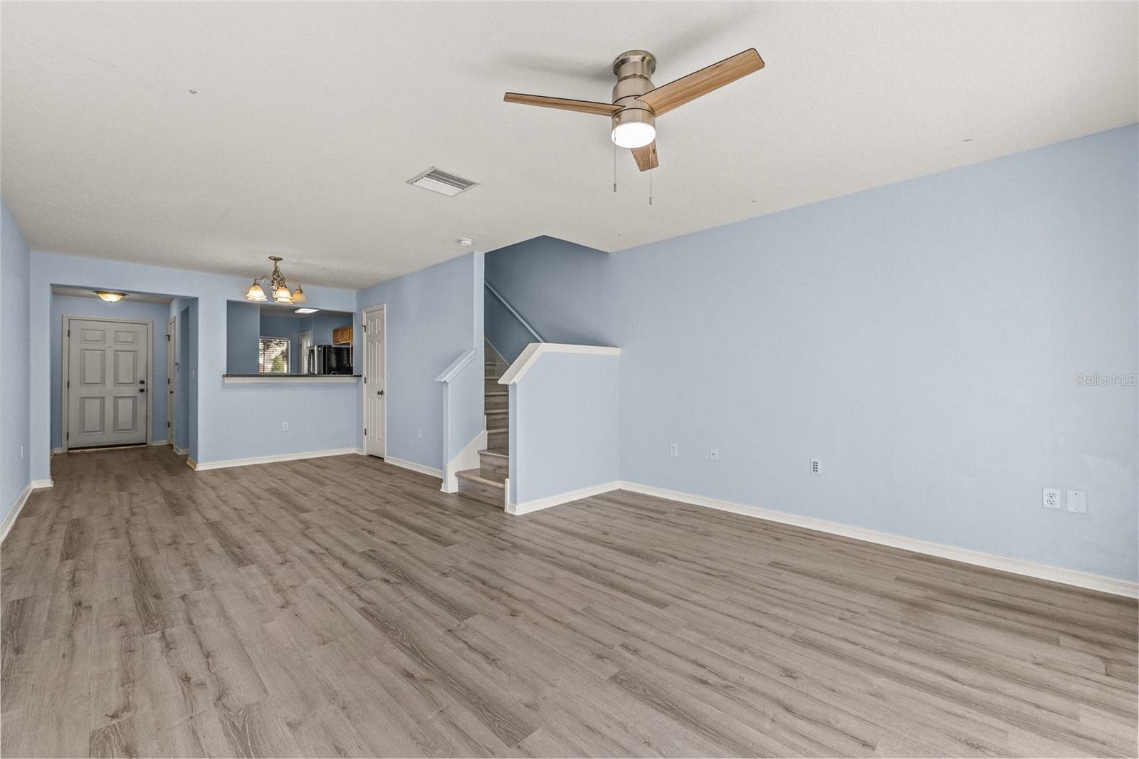 8120 SILENT CREEK DR