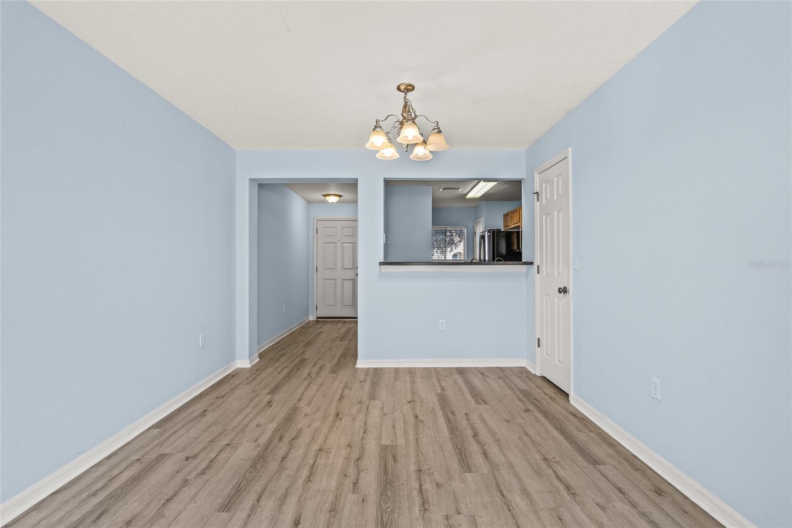 8120 SILENT CREEK DR