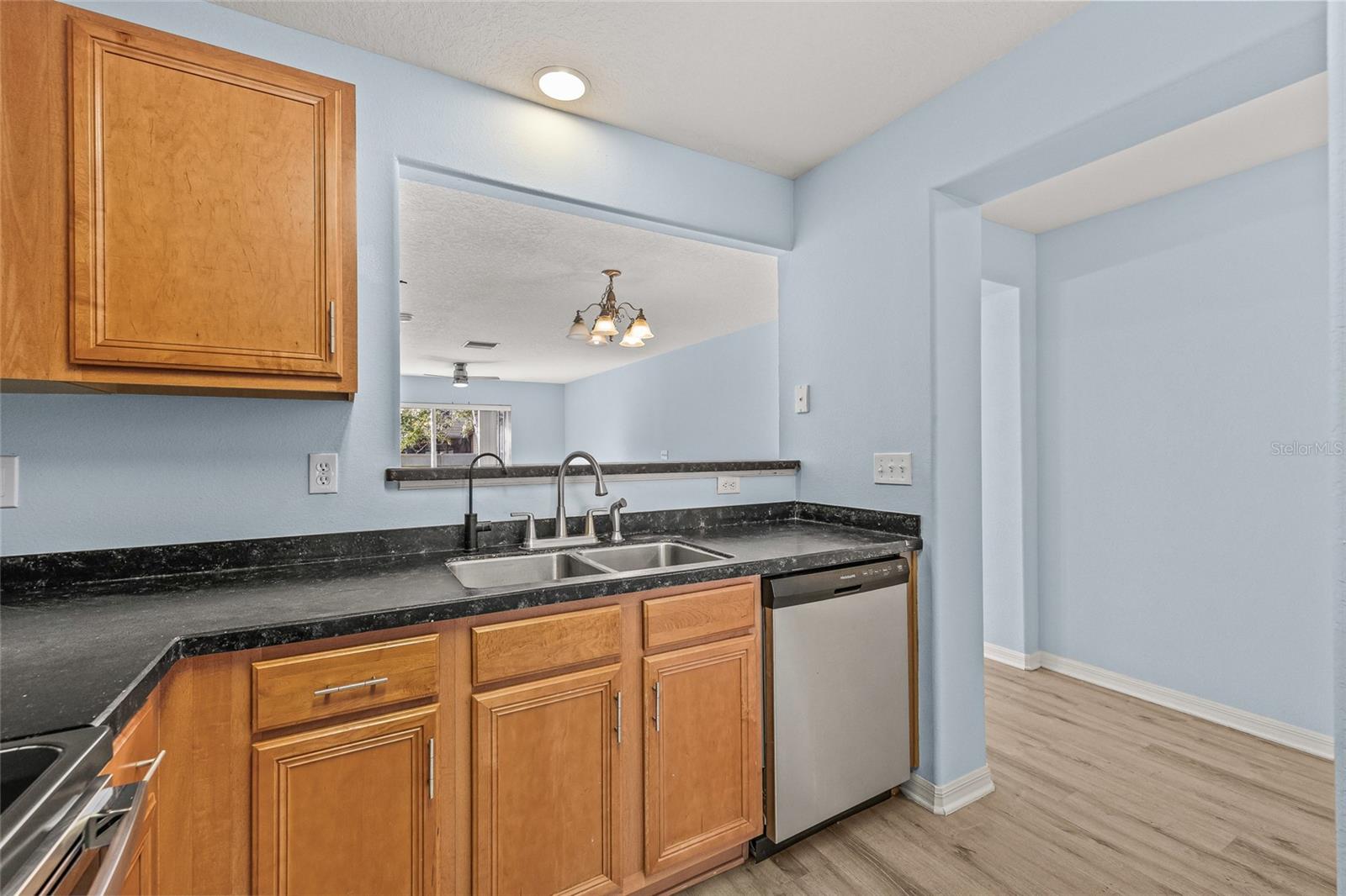 8120 SILENT CREEK DR