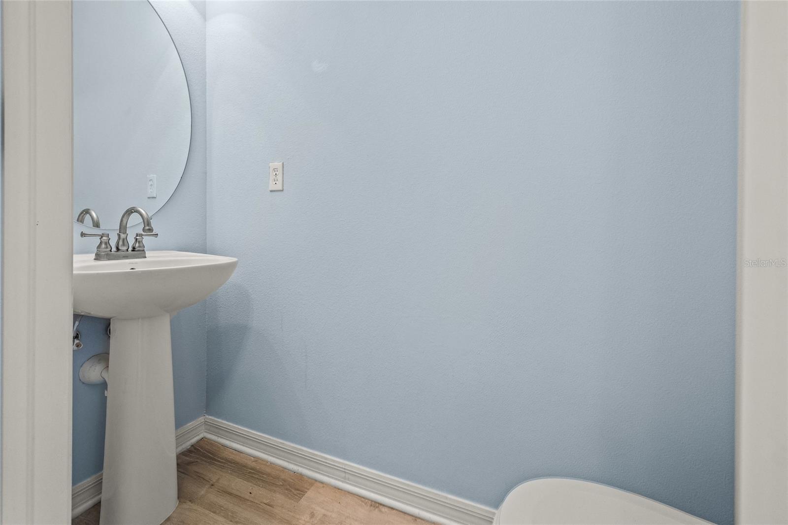 8120 SILENT CREEK DR