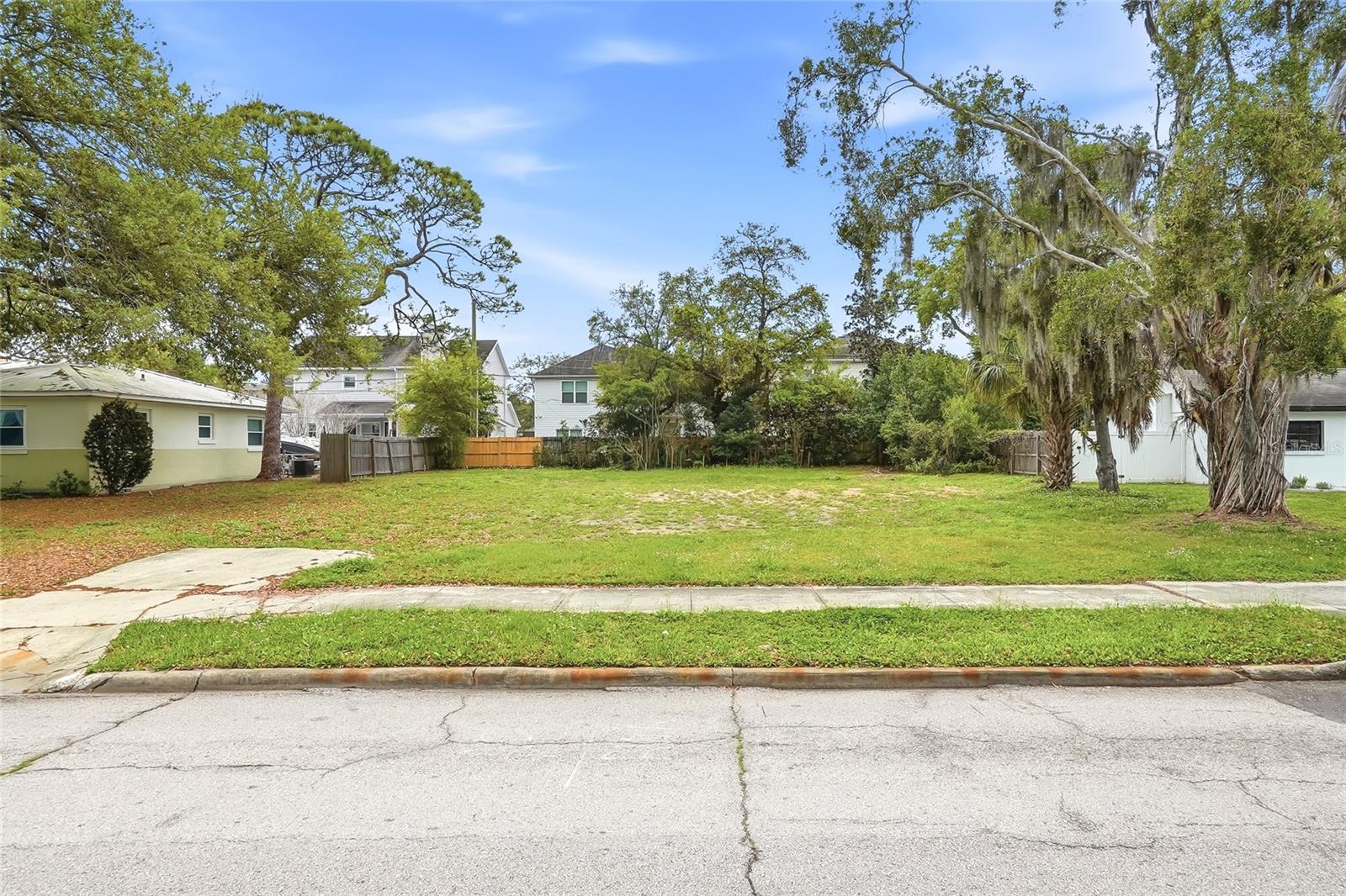 4104 W EL PRADO BLVD