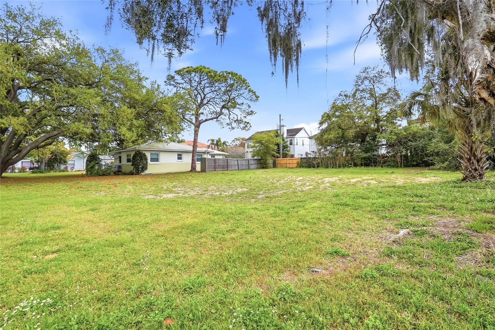 4104 W EL PRADO BLVD