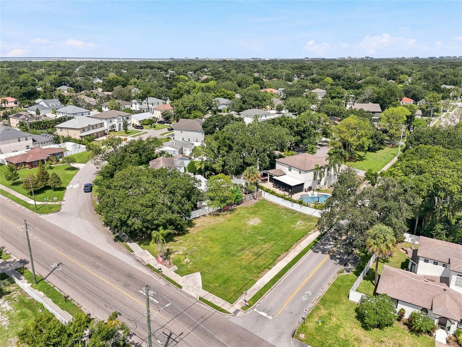 3622 W TAMPA CIR
