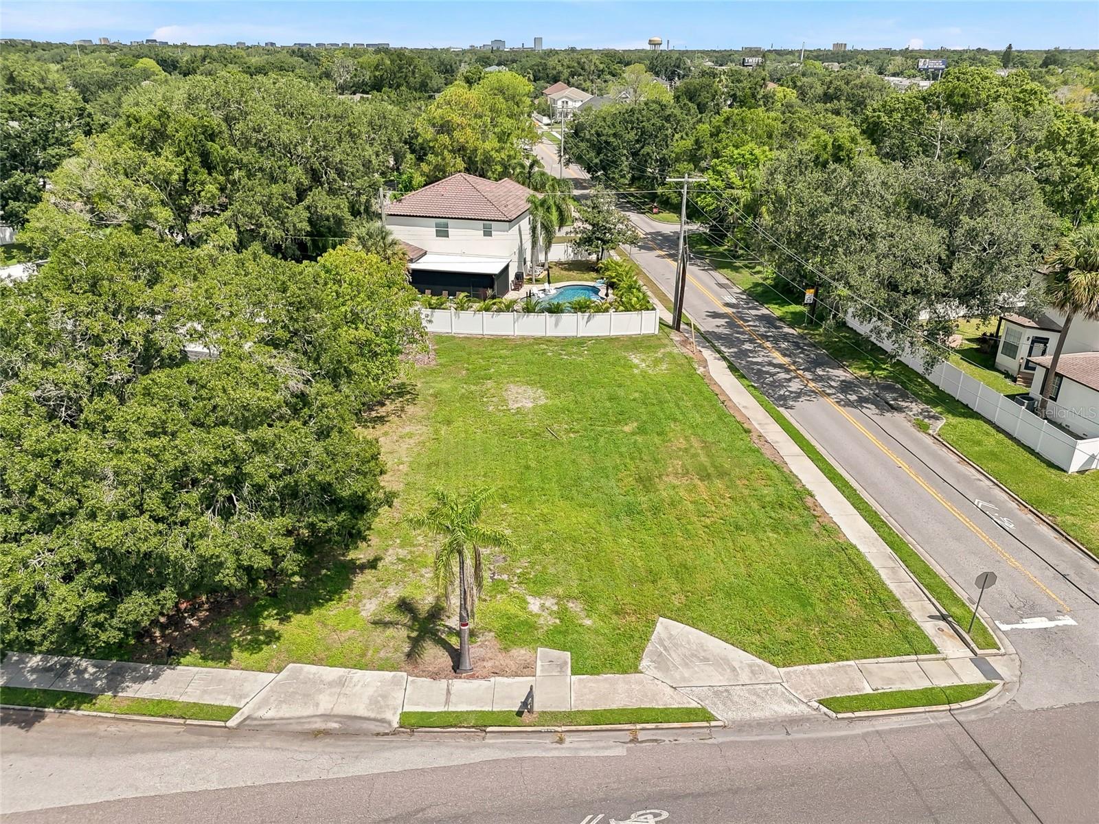 3622 W TAMPA CIR