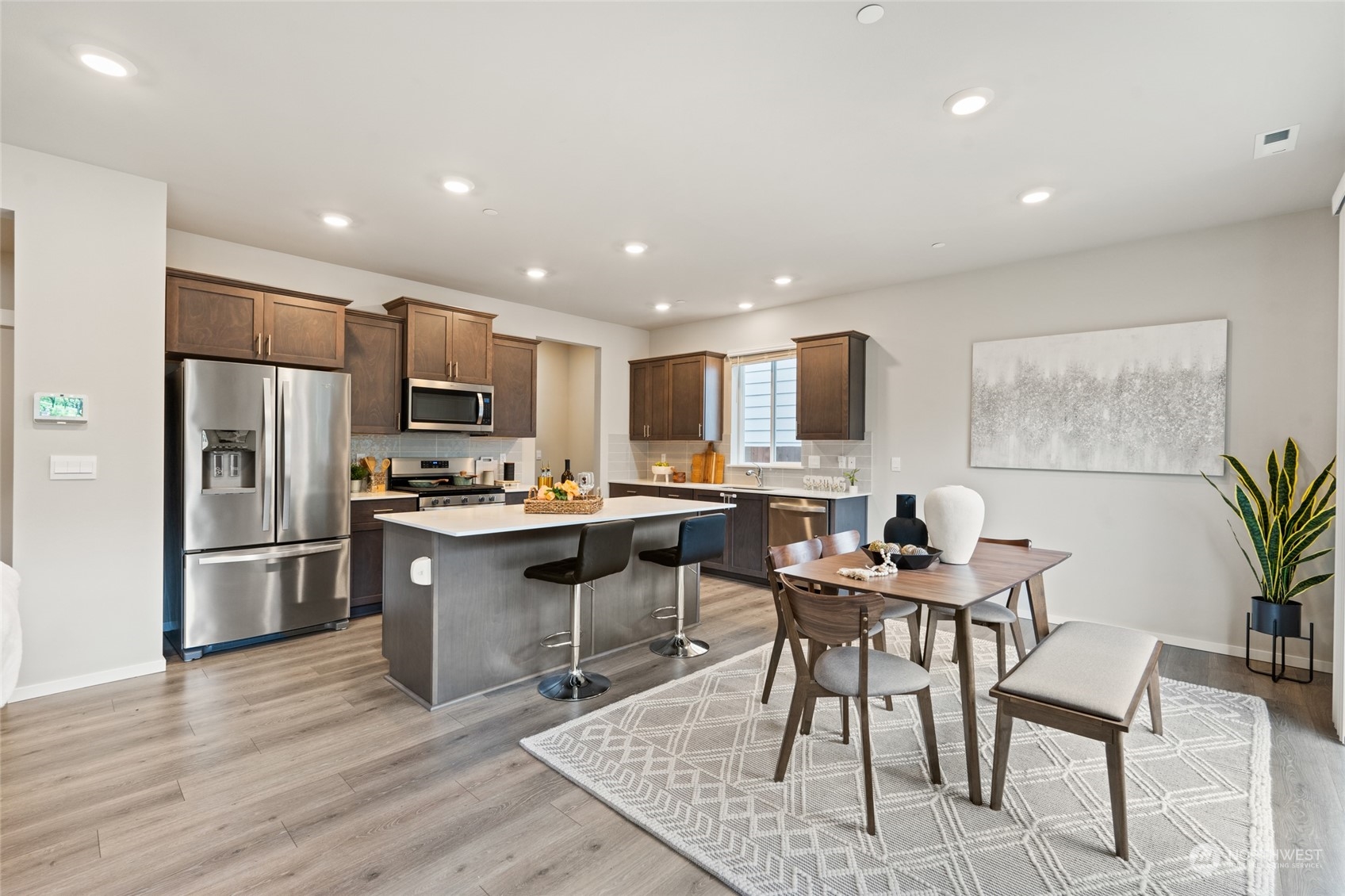 18412 6th Avenue W