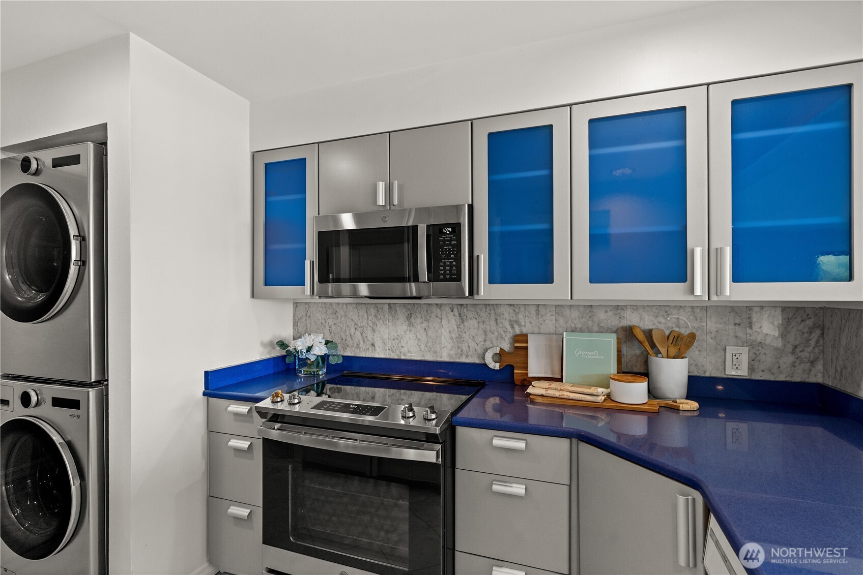 420 Melrose Avenue E Unit: 201