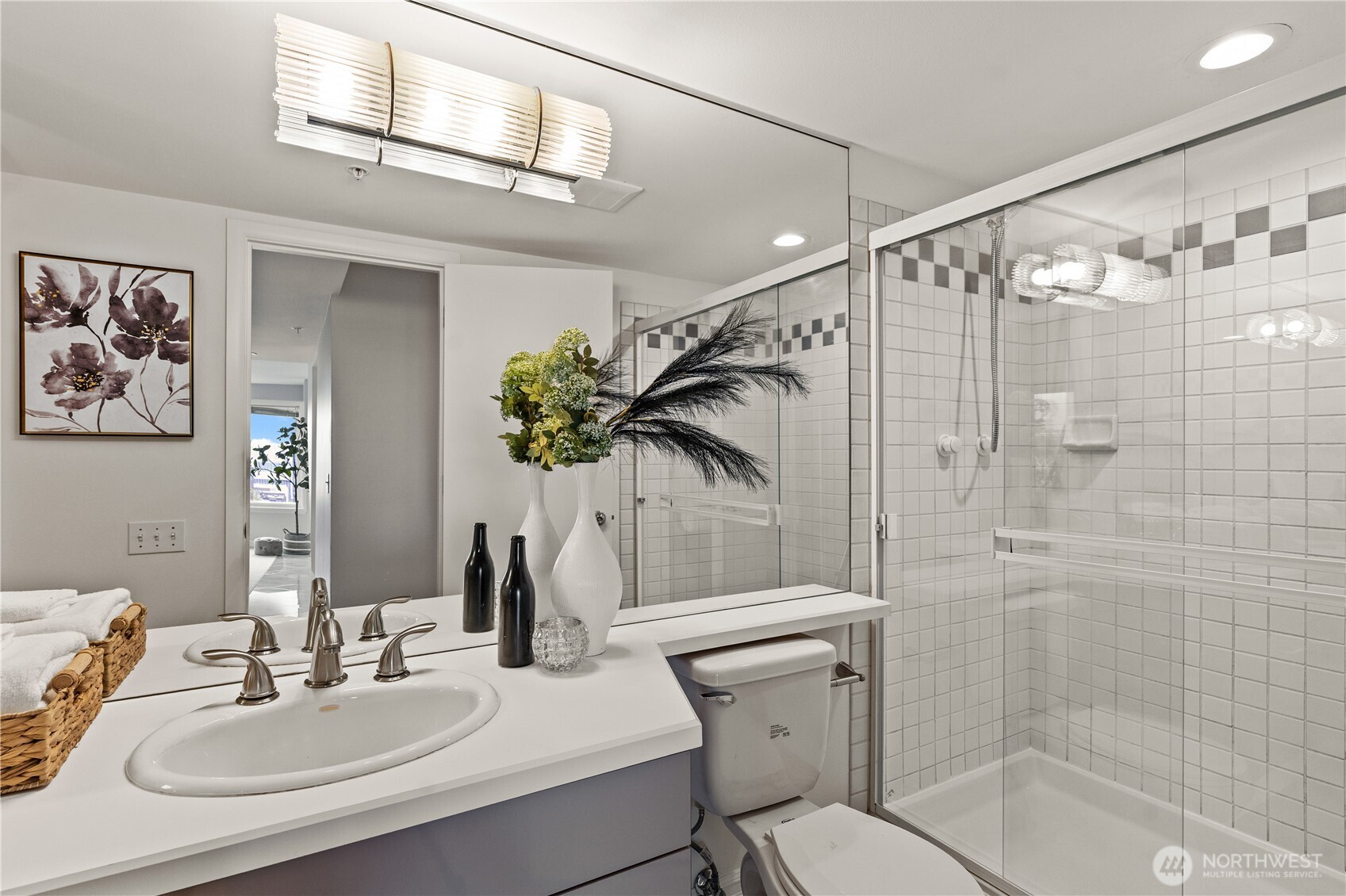 420 Melrose Avenue E Unit: 201