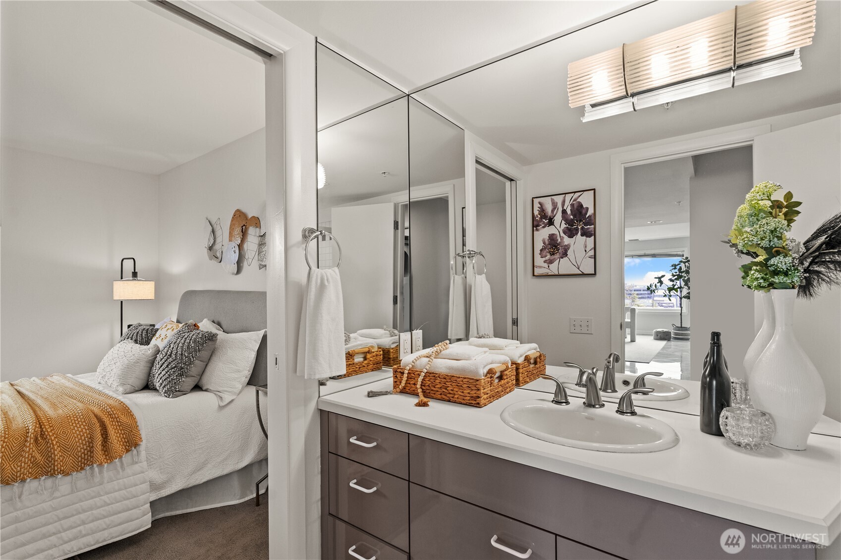 420 Melrose Avenue E Unit: 201