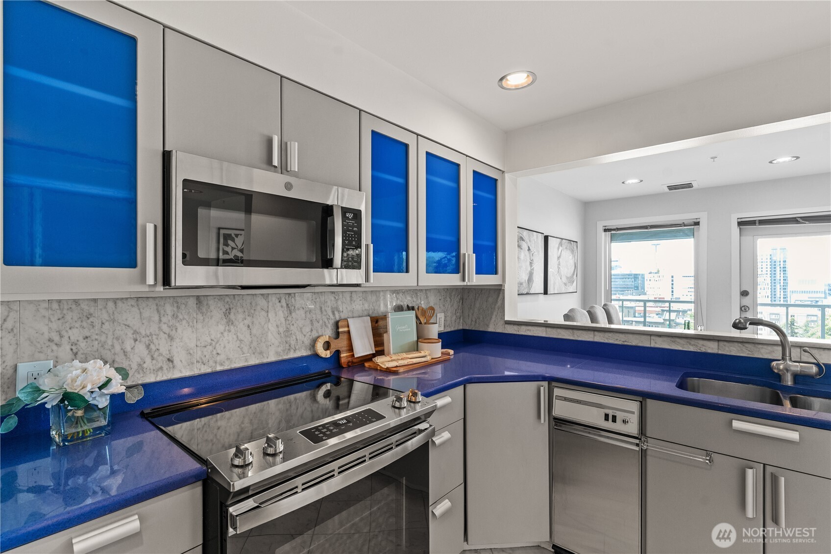 420 Melrose Avenue E Unit: 201