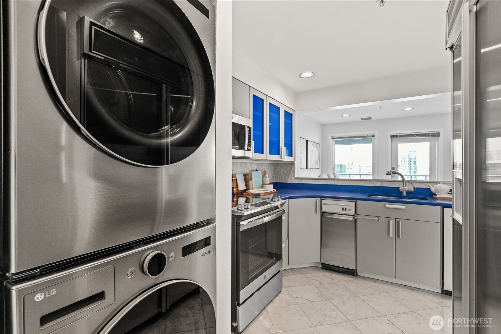 420 Melrose Avenue E Unit: 201