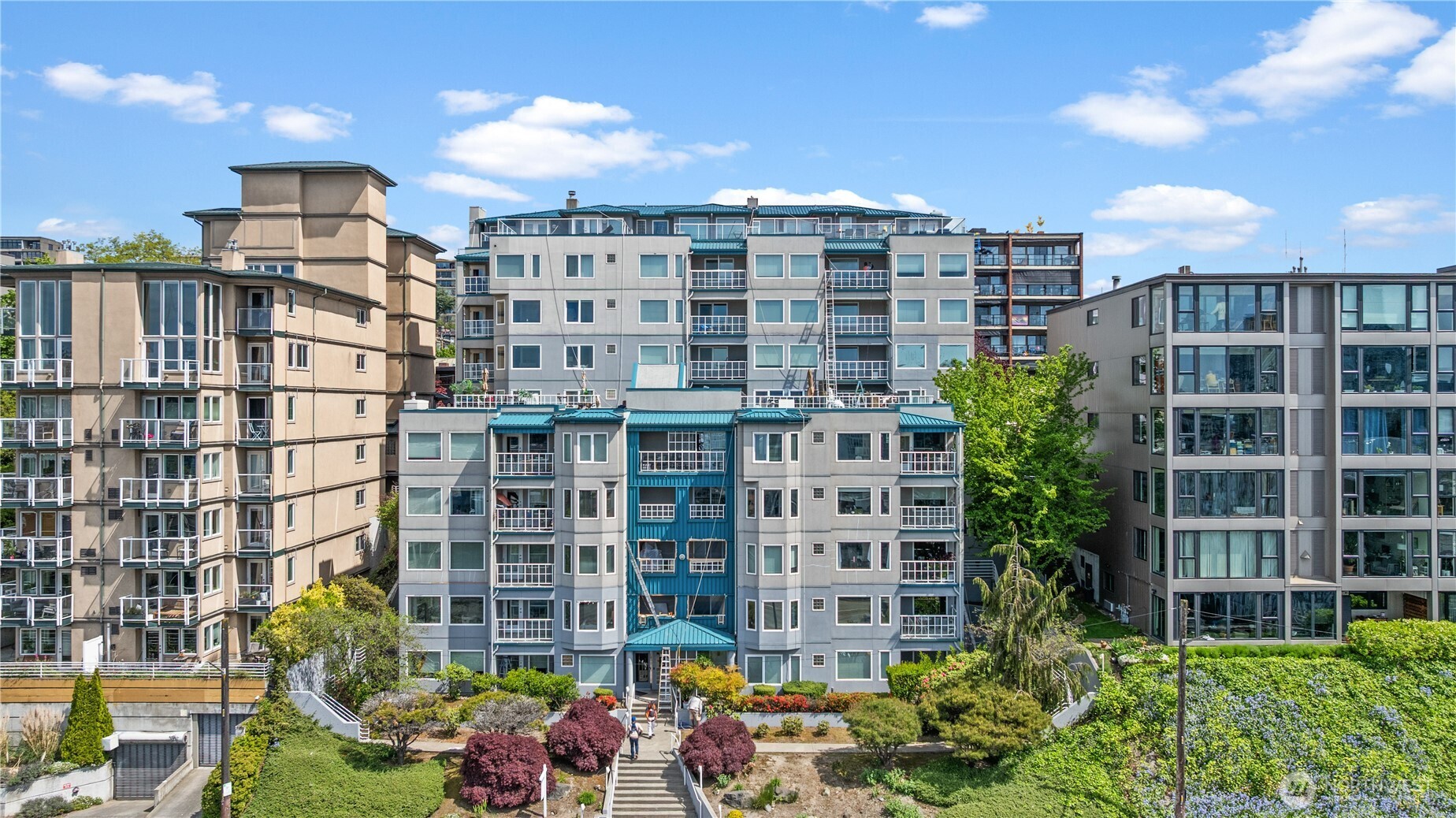 420 Melrose Avenue E Unit: 201