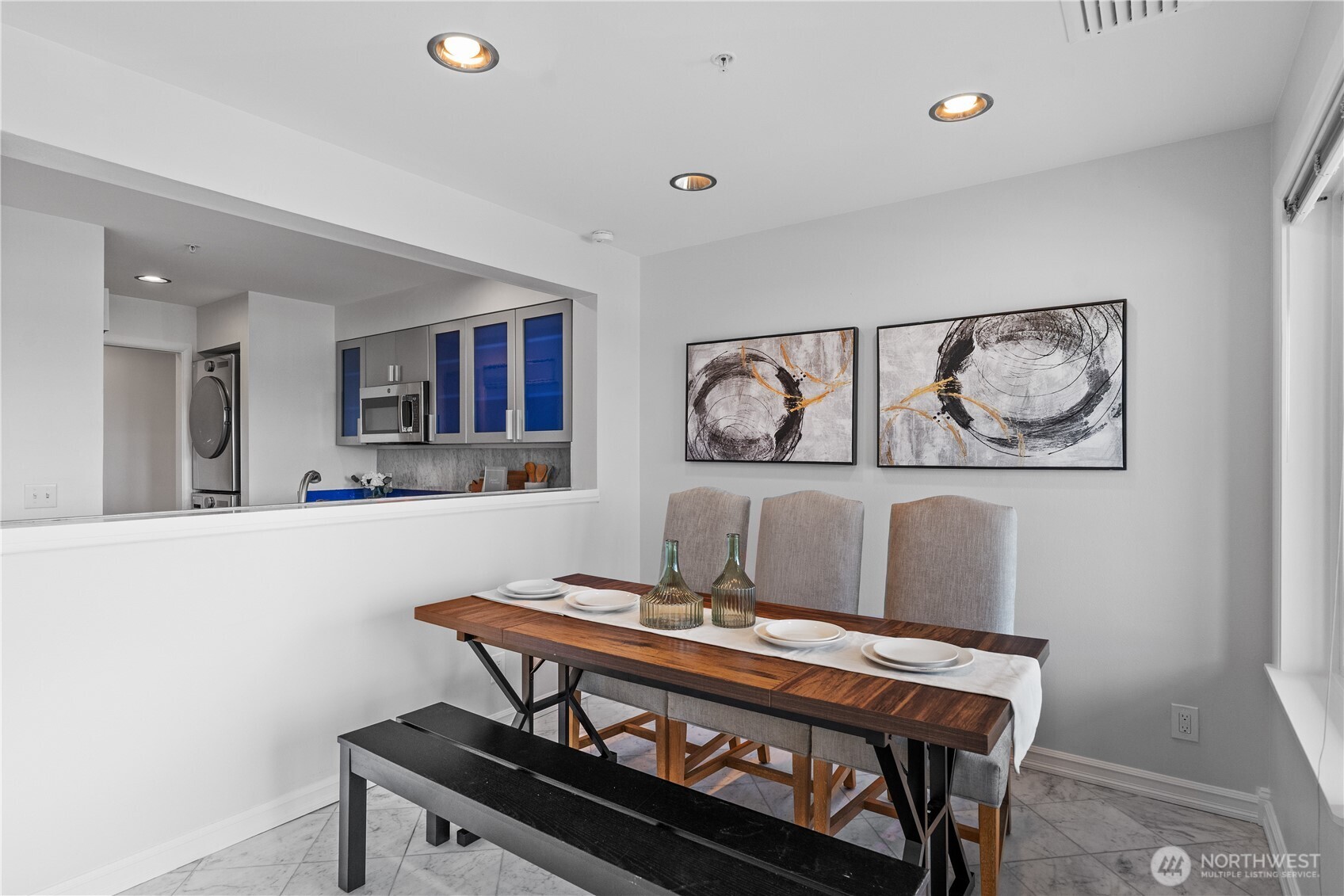 420 Melrose Avenue E Unit: 201