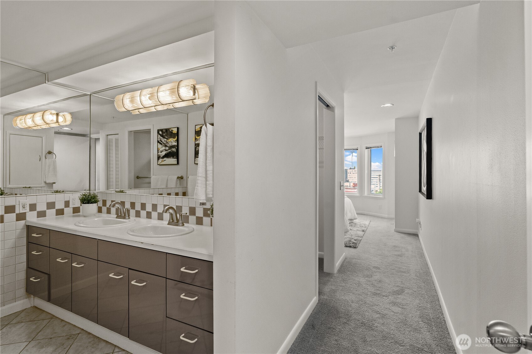 420 Melrose Avenue E Unit: 201