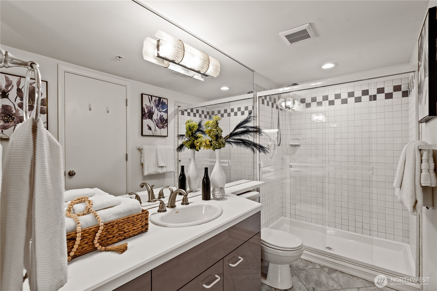 420 Melrose Avenue E Unit: 201