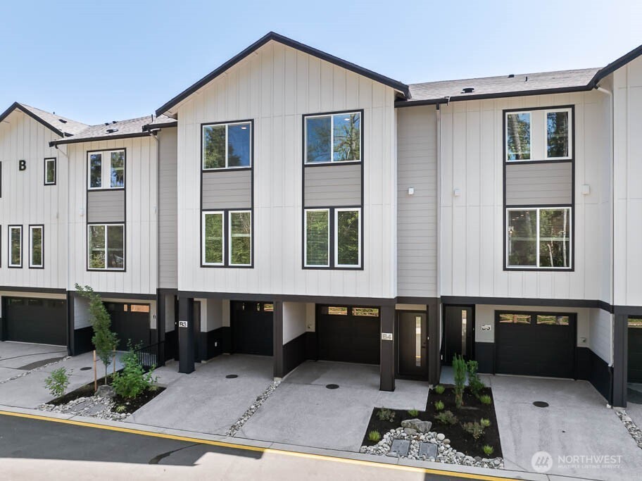 14707 87th Avenue SE Unit: LL4