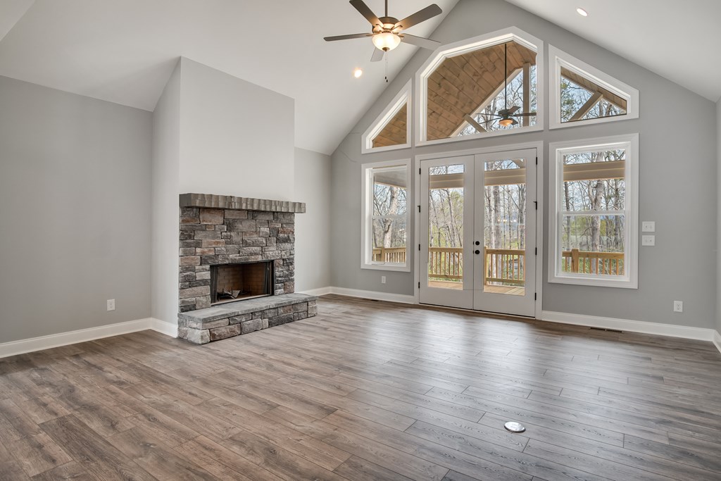 881 Porter Creek Dr