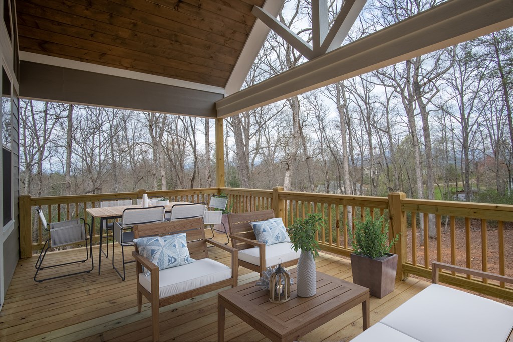 881 Porter Creek Dr