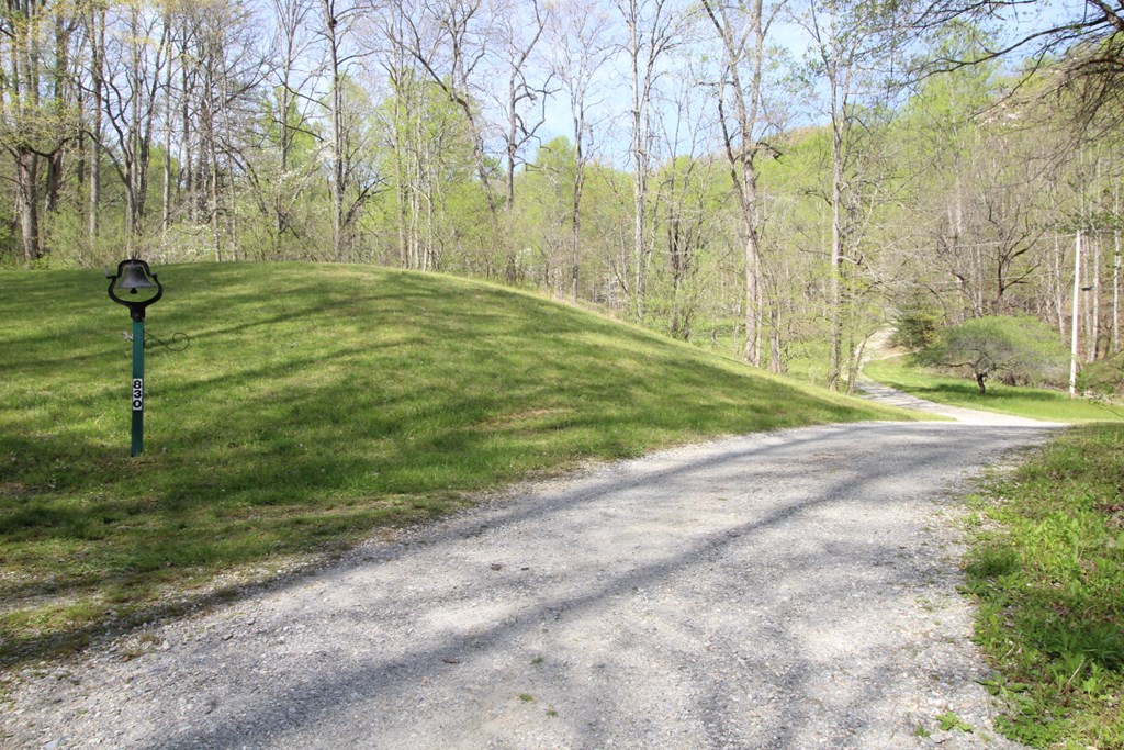 830 Hampton Branch Rd