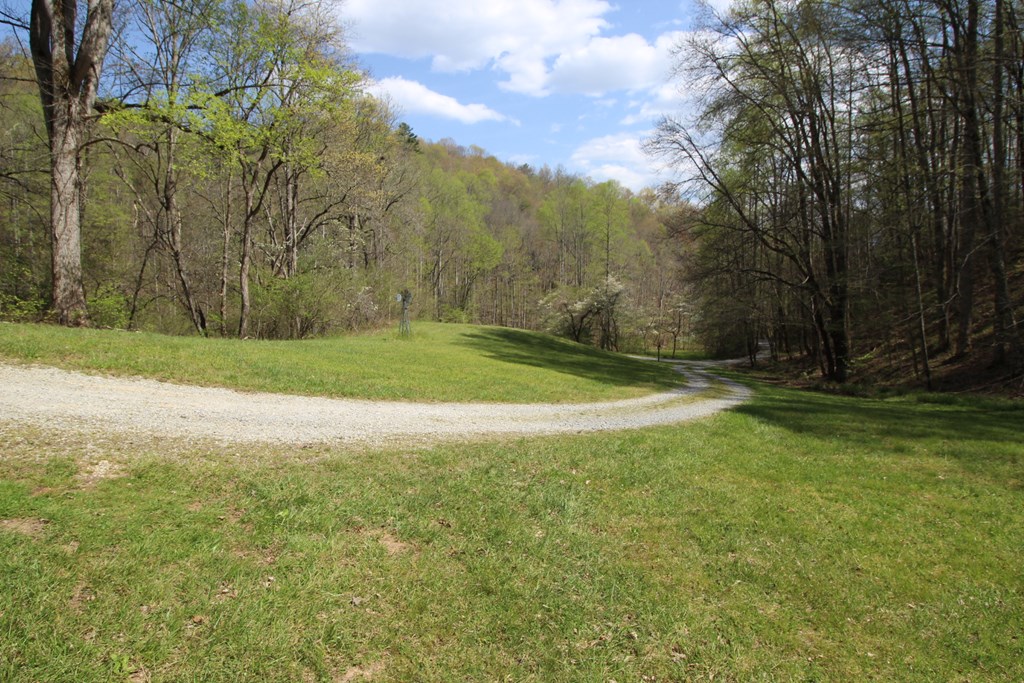 830 Hampton Branch Rd