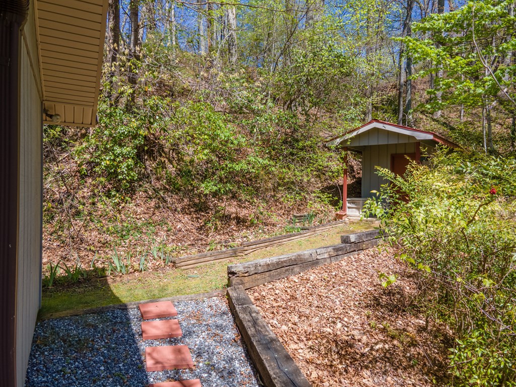 441 Mountain Laurel Dr
