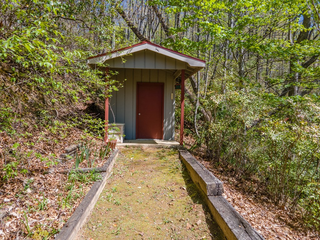 441 Mountain Laurel Dr