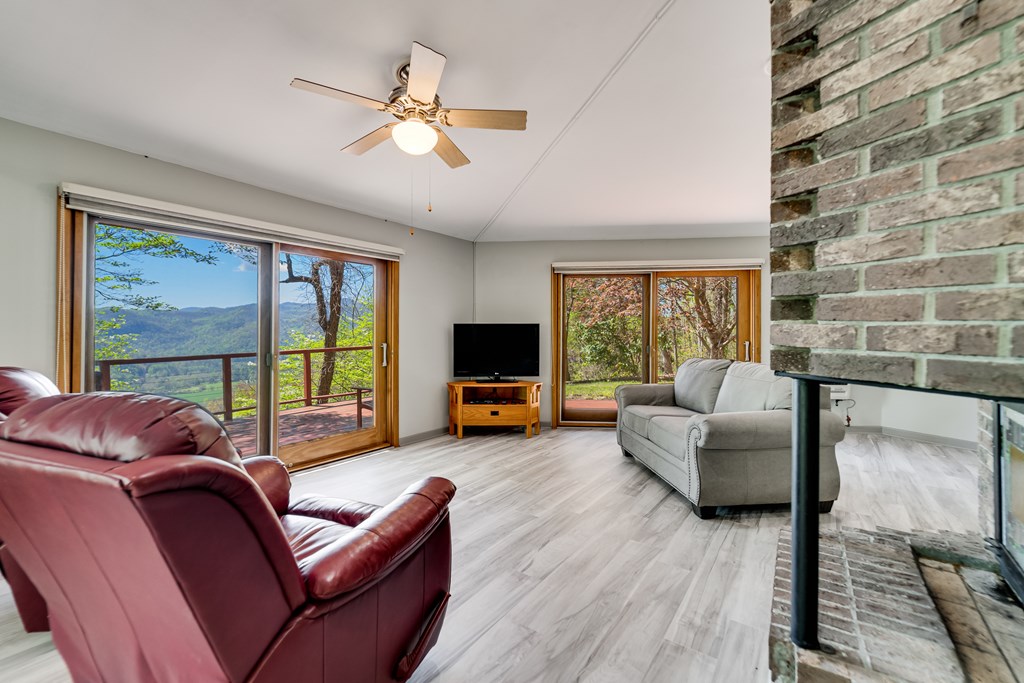 441 Mountain Laurel Dr