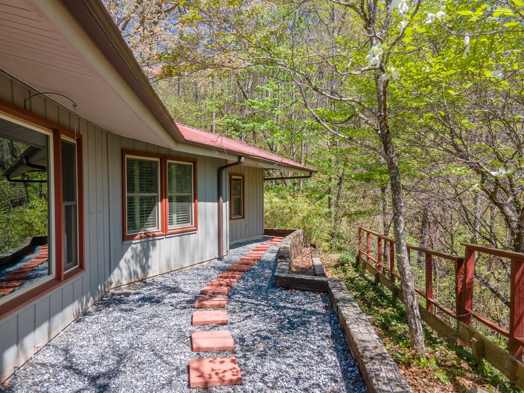 441 Mountain Laurel Dr