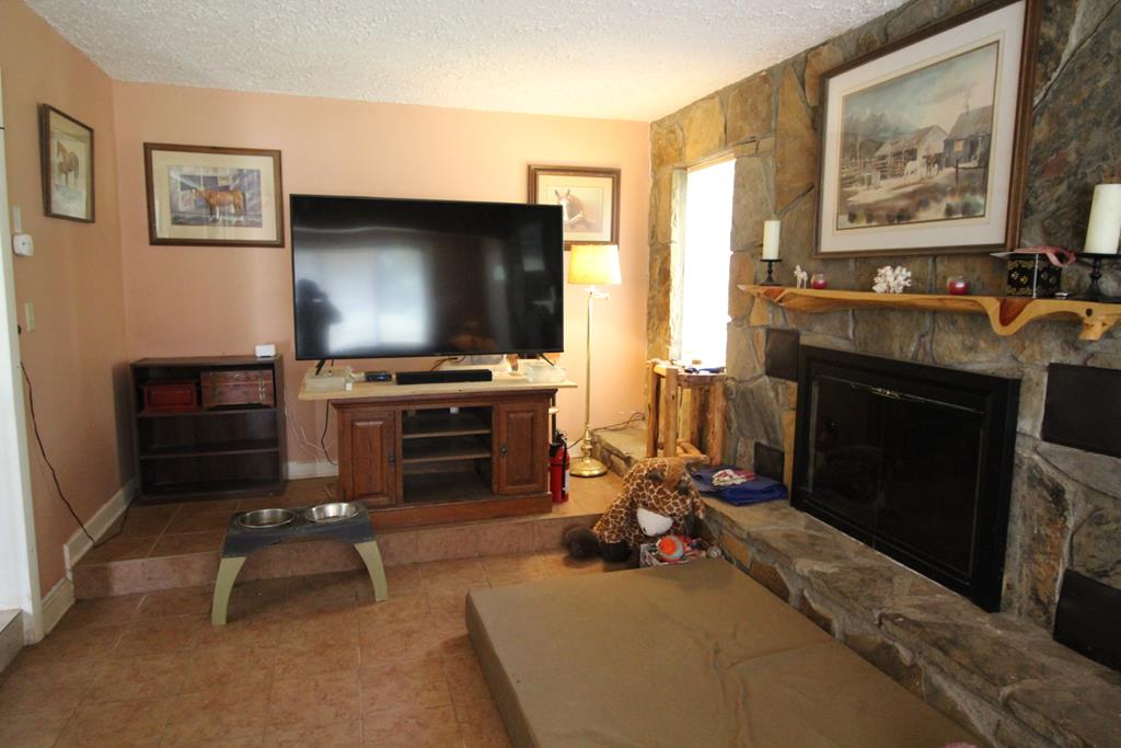 24 Rabbit Creek Rd
