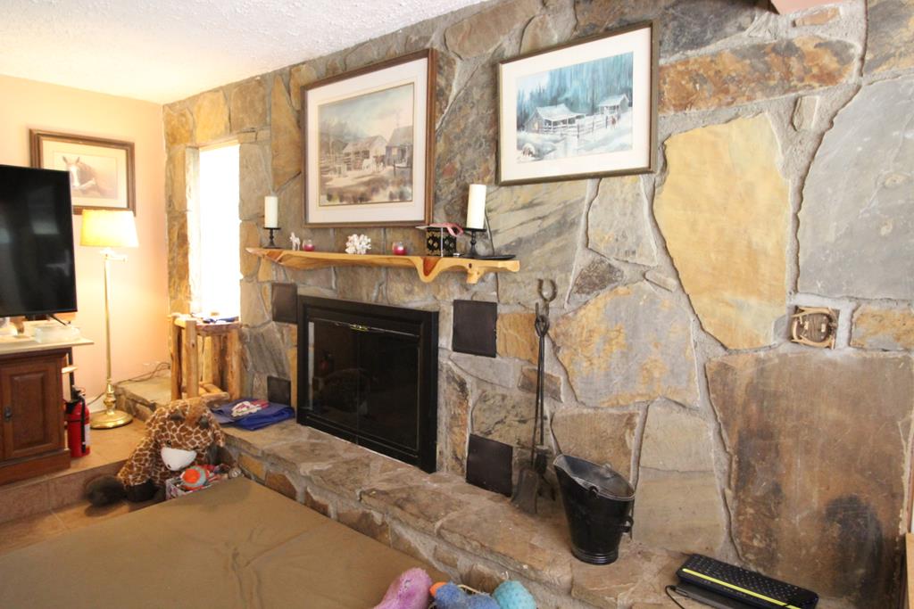24 Rabbit Creek Rd