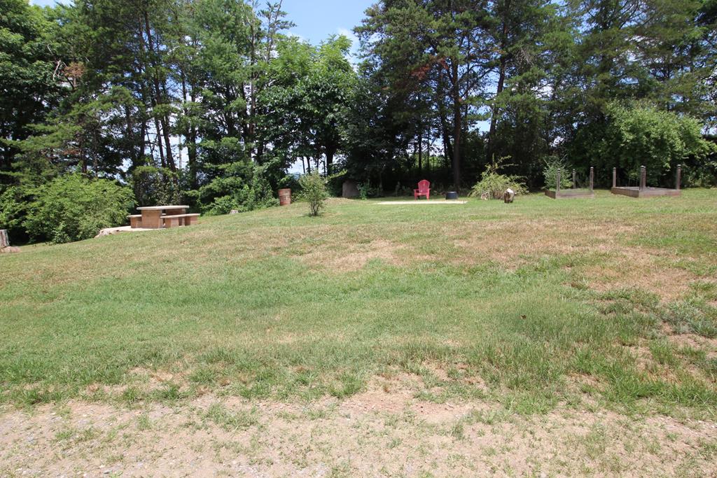 24 Rabbit Creek Rd