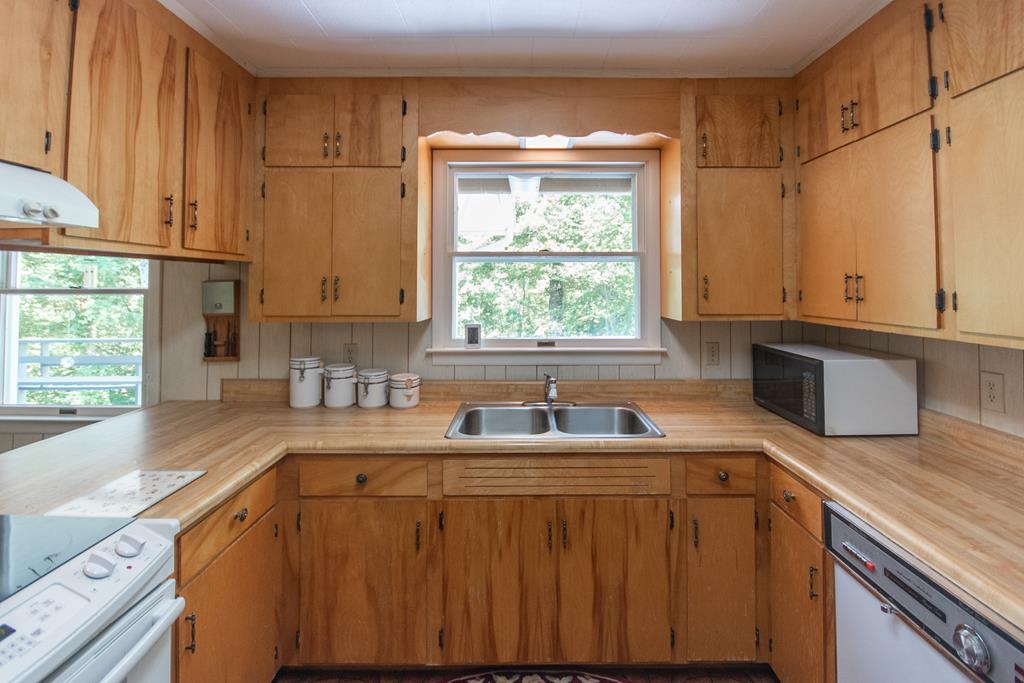 525 Beacon Hill Rd