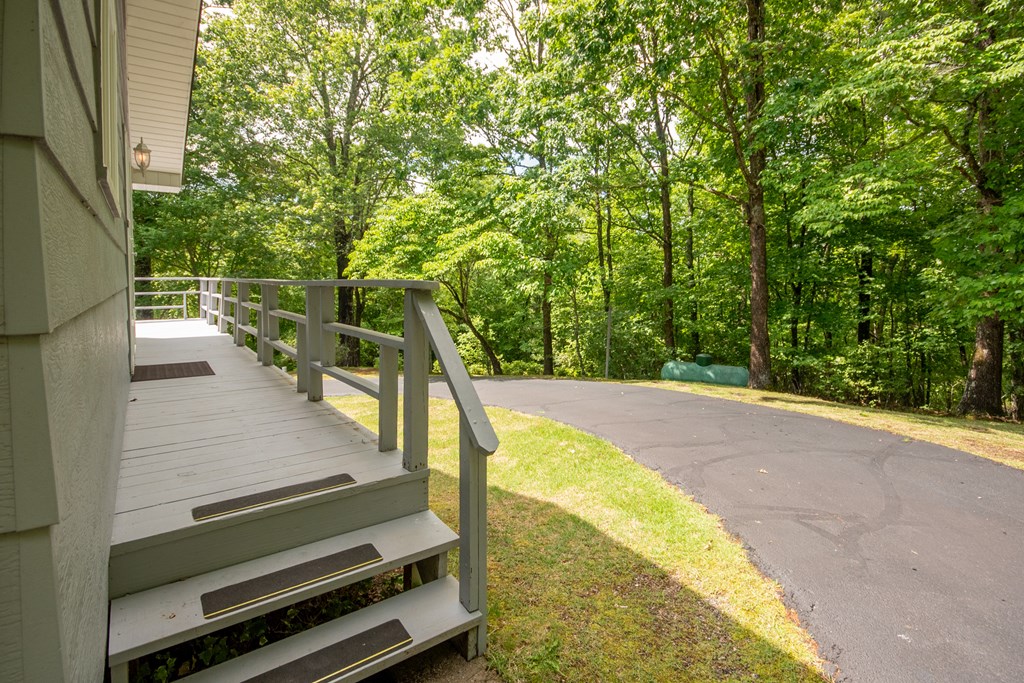 525 Beacon Hill Rd