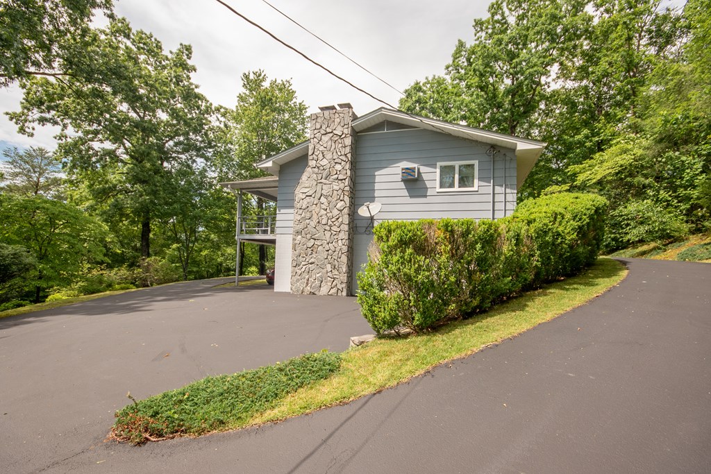 525 Beacon Hill Rd