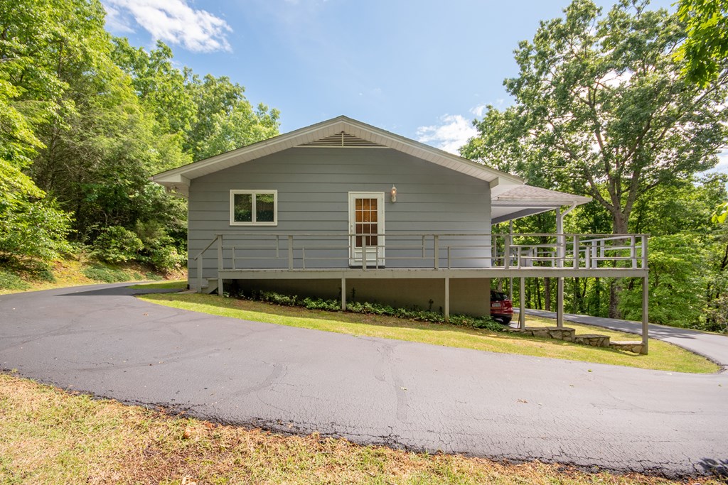 525 Beacon Hill Rd