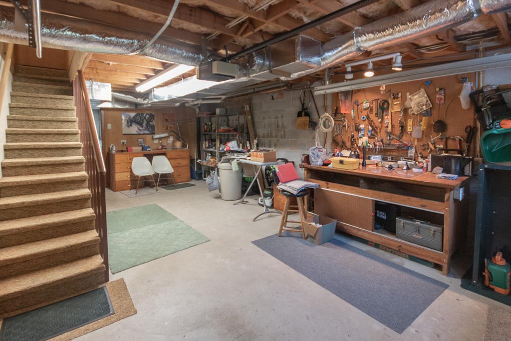 525 Beacon Hill Rd