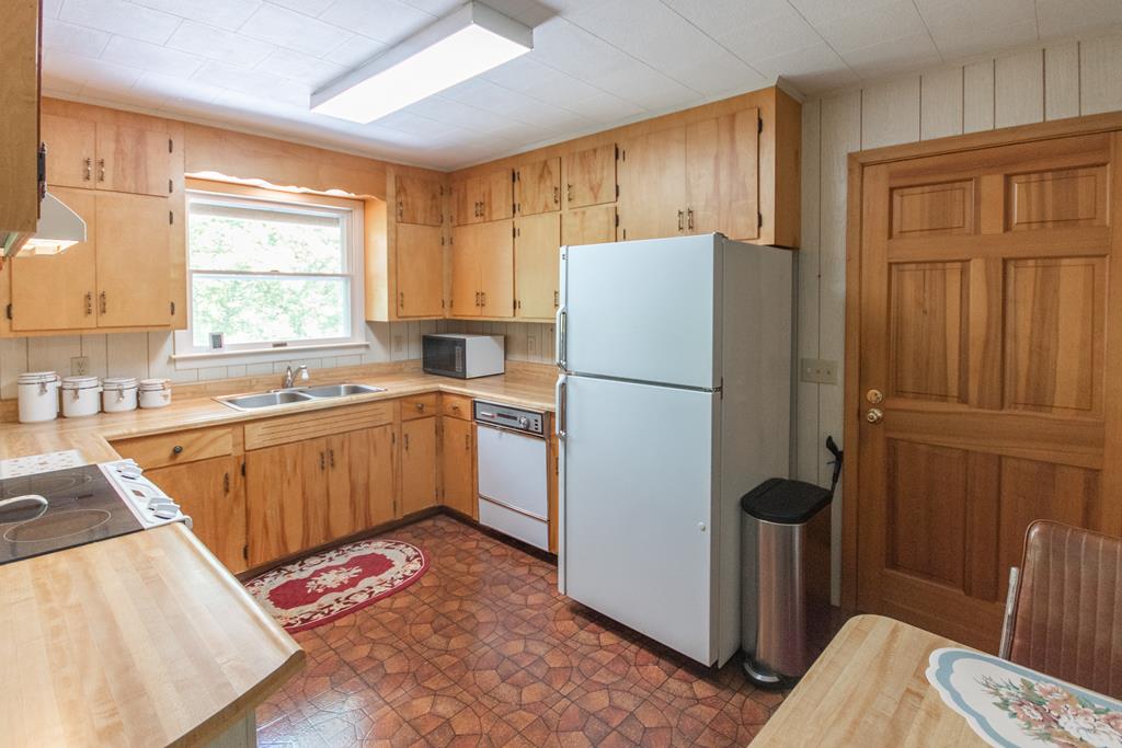 525 Beacon Hill Rd