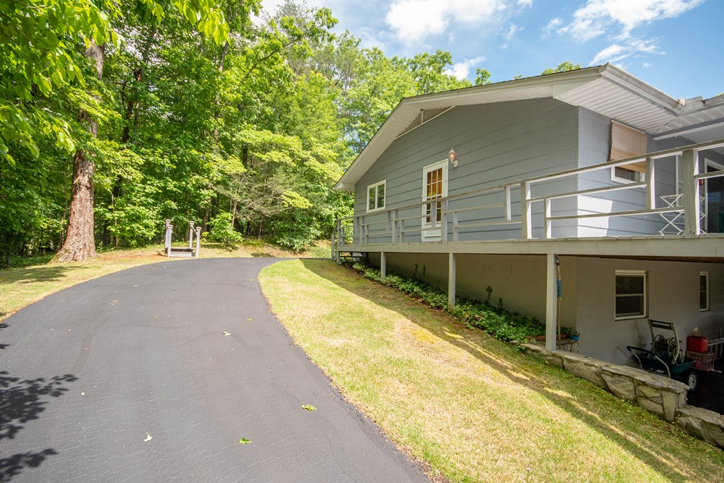 525 Beacon Hill Rd