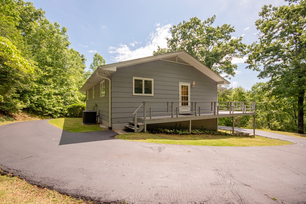 525 Beacon Hill Rd
