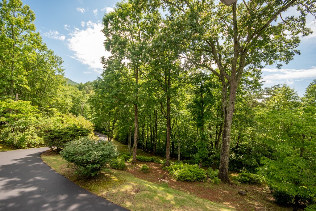 525 Beacon Hill Rd