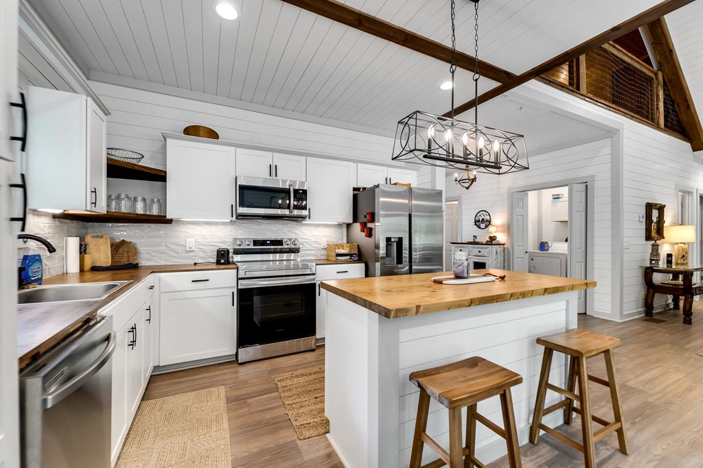 4691 Tessentee Rd