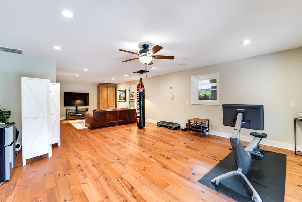 2131 Snow Hill Road