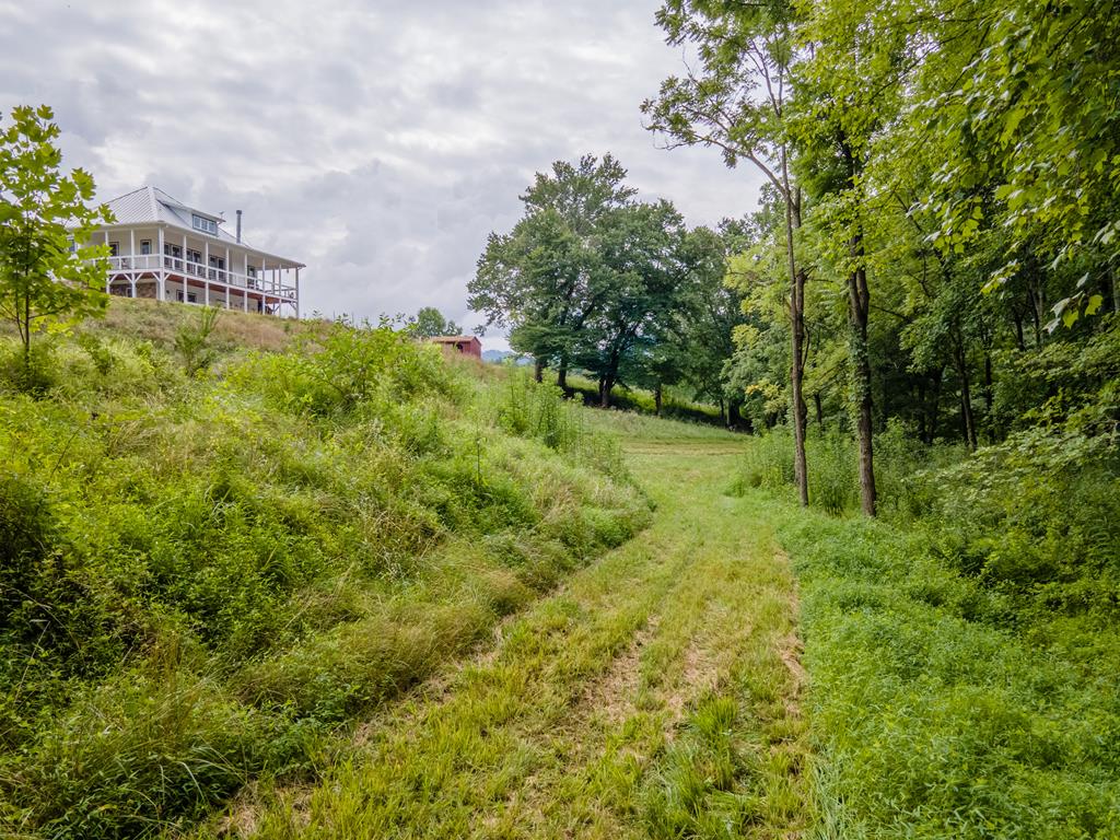 2131 Snow Hill Road